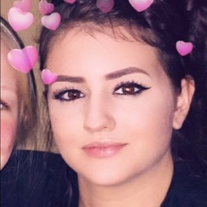 Meet your Posher, Selena